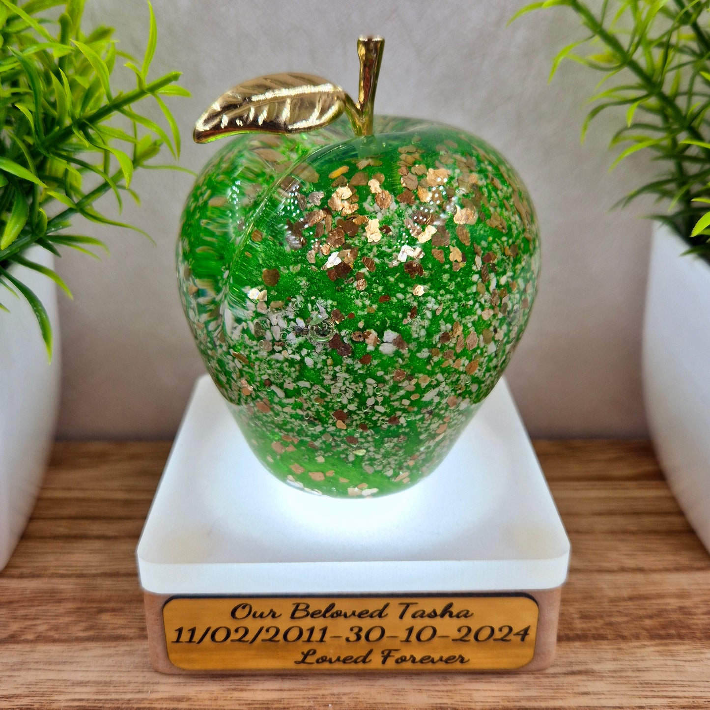 Memorial Ashes In Glass Apple (gold speckle)