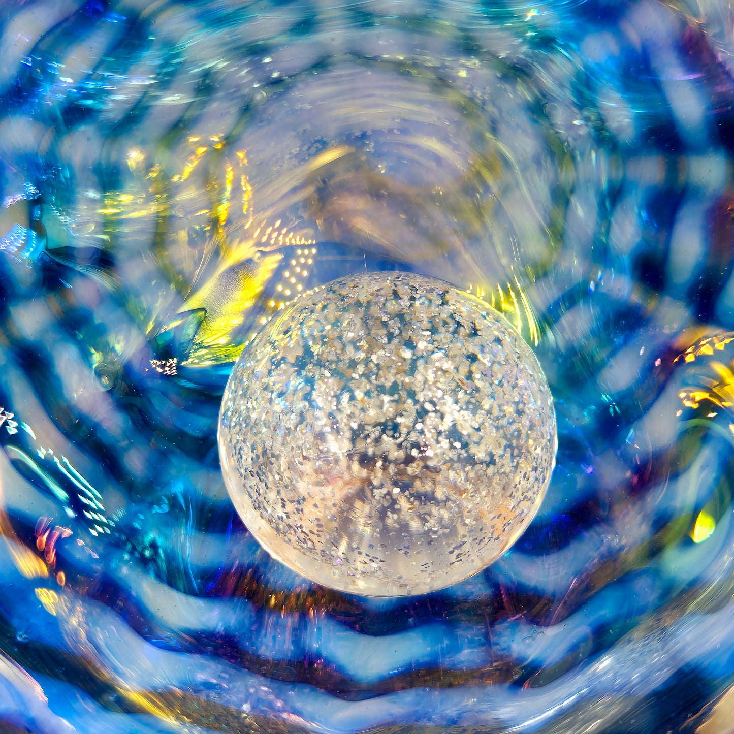 Memorial Oyster Shell with Cremation Ashes in Glass Pearl