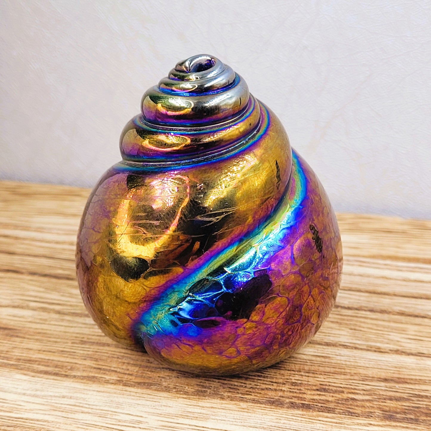 Glass shell iridescent