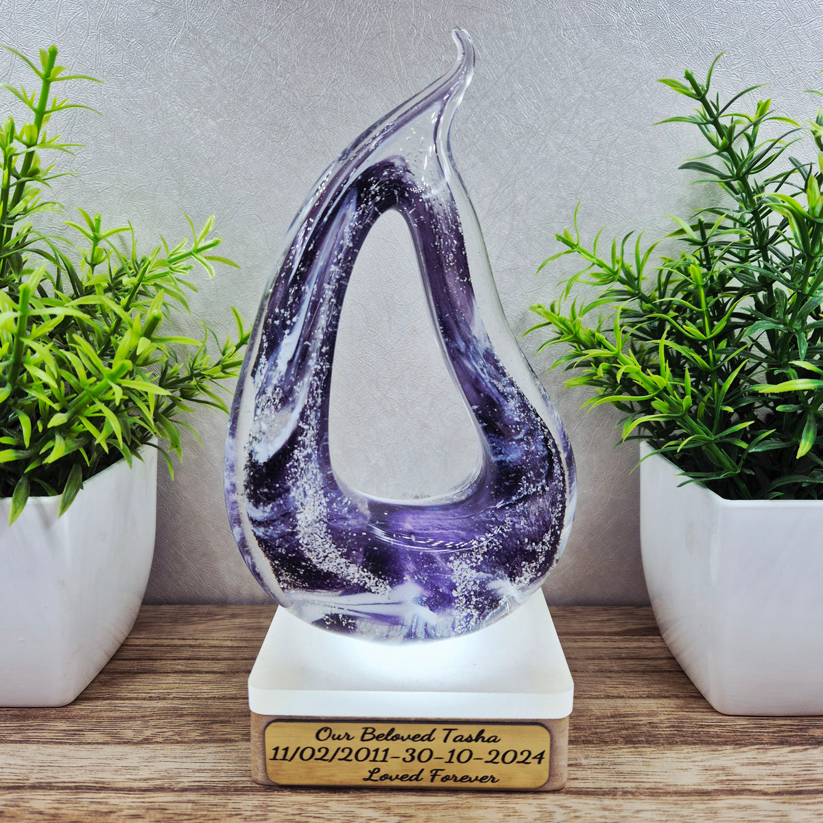 Ashes in glass teardrop sculpture