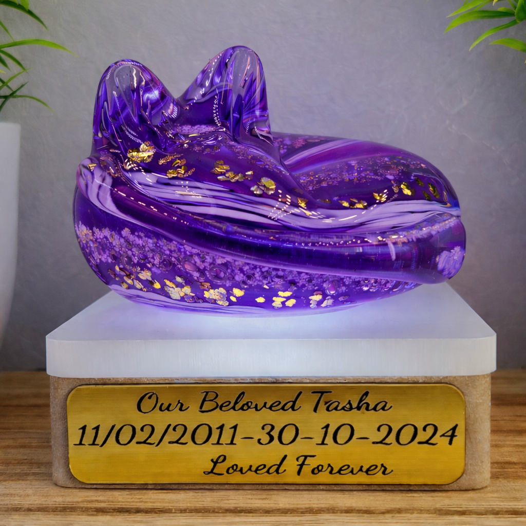 Ashes in glass memorial large cat