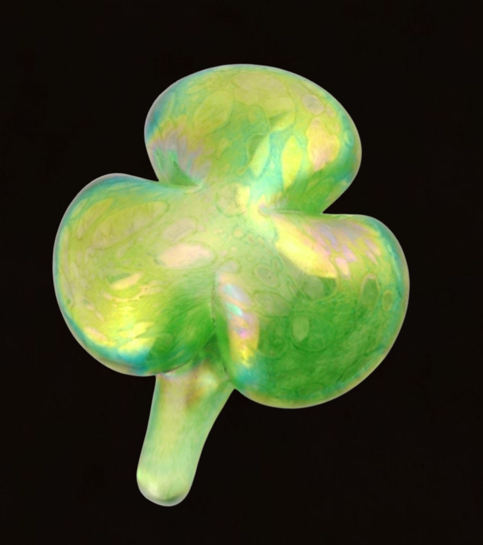 Three or four leaf clover green