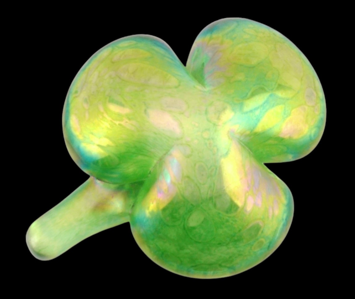 Three or four leaf clover green